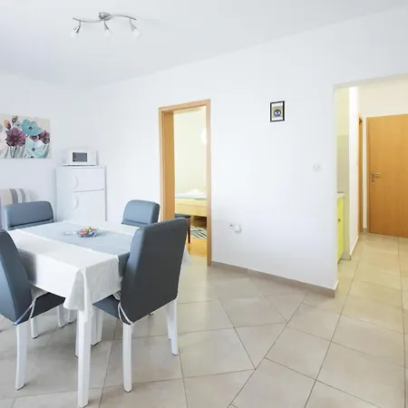 Lucy Apartman
