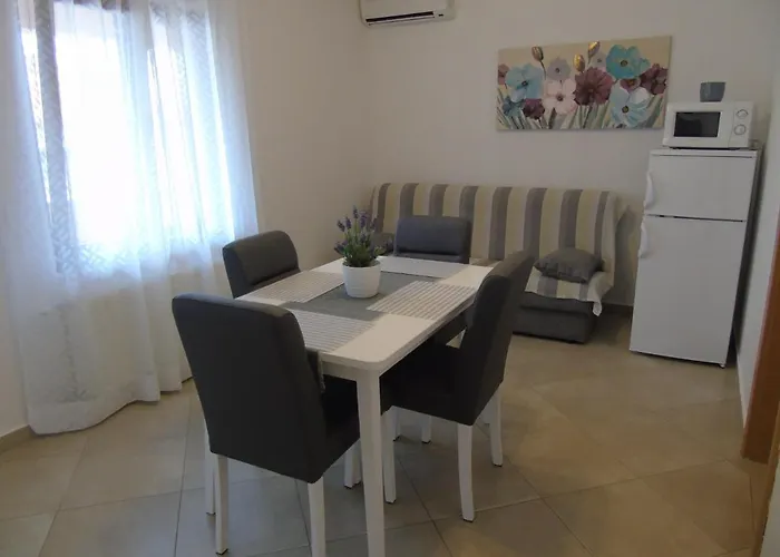 Lucy Apartament Kožino