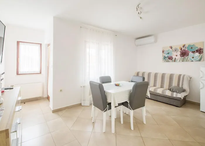 Lucy Appartement Kožino