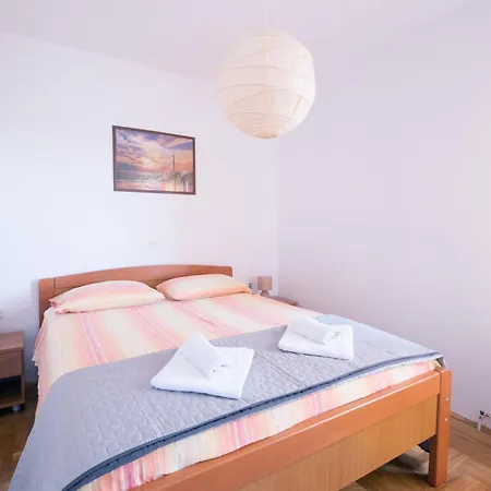 Apartment Lucy Kozino