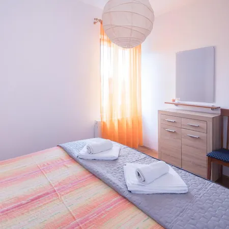 Lucy Apartment *